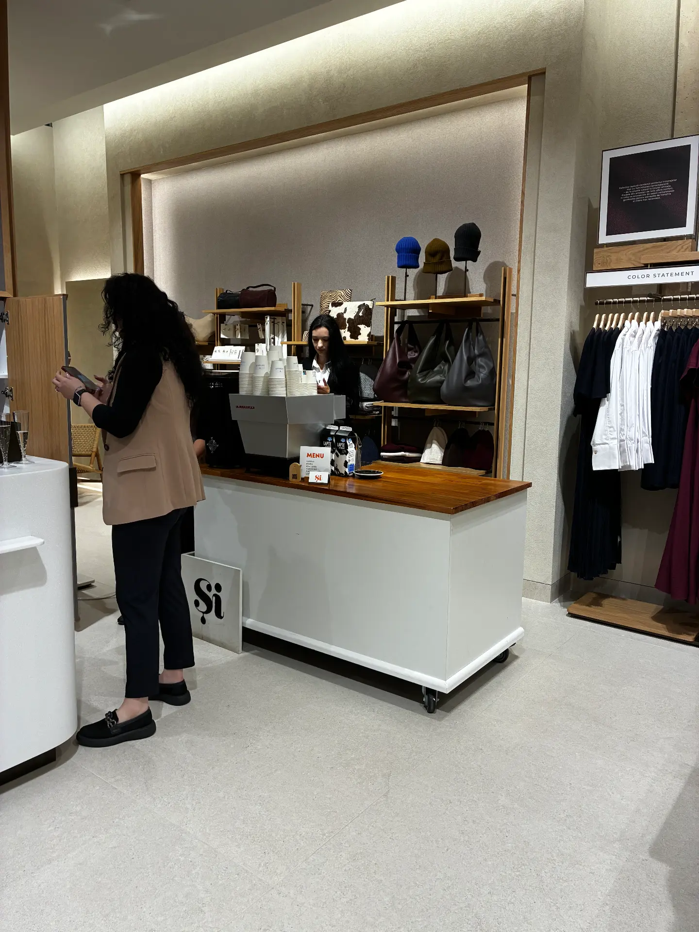 Coffee bar, activare în magazin