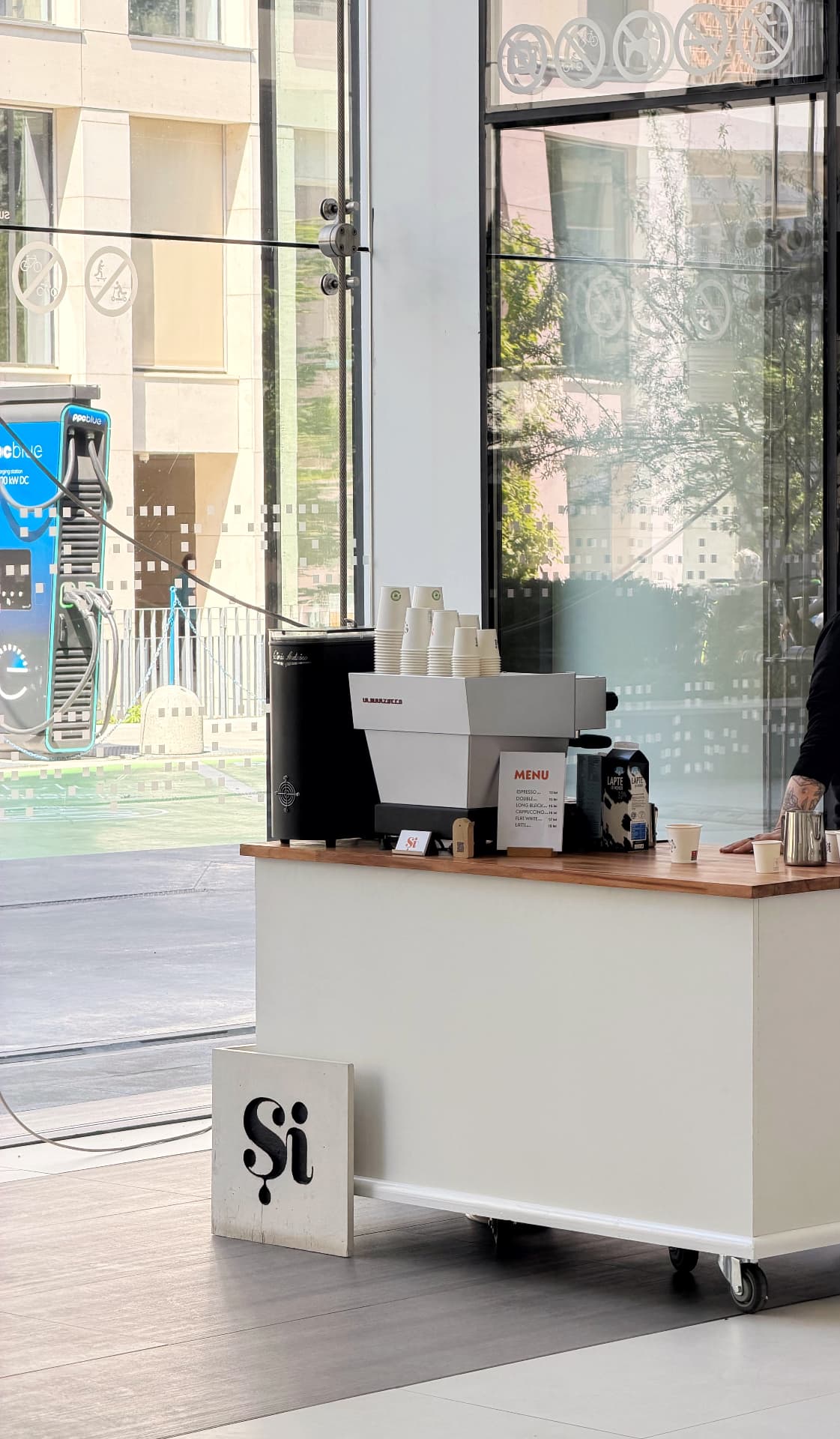 Coffee bar mobil, în oraș